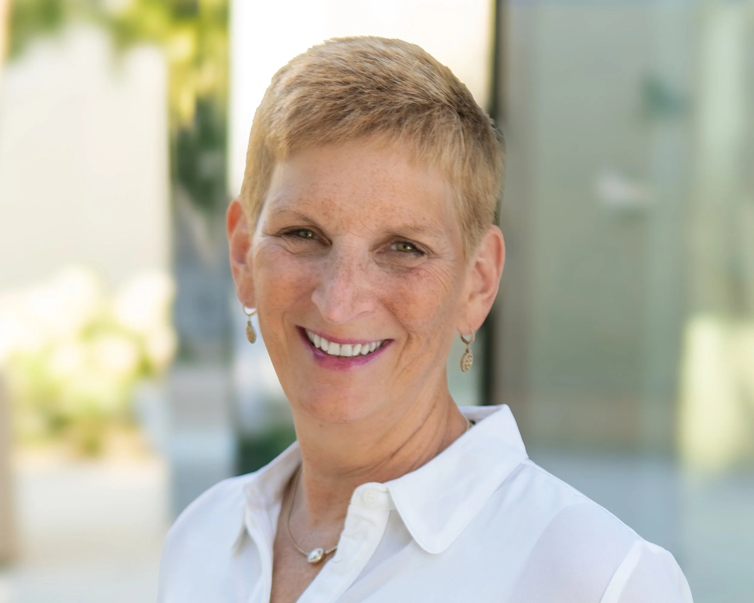 Toliq metrajli porno filmlarni onlayn tomosha qiling Erkak ayolni qolida sikadi